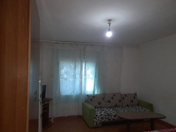 Tirane, jepet me qera Vile 1+1 Kati 1, 35 m² 200 € (Aleksander hobdari)