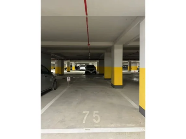 Tirane, shes garazh | post parkimi Kati -1, 33.000 € (Ish Stacioni Trenit)