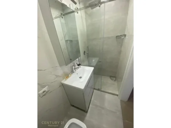 Tirane, jepet me qera apartament Kati 5, 115 m² 1.300 € (Parlamenti)