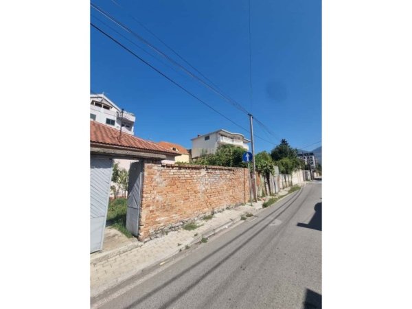 Tirane, shes shtepi Kati 1, 300 m² 294.000 € (Ali Demi)