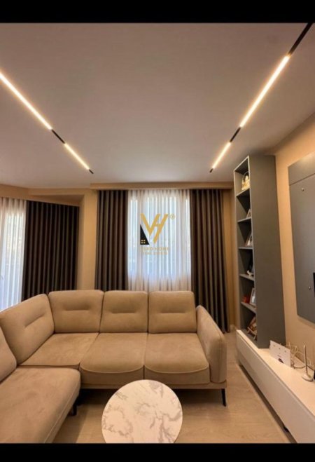 Tirane, jepet me qera apartament 2+1+Ballkon Kati 2, 117 m² 800 € (FUSHA E AVIACIONIT)