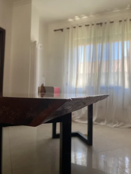 Tirane, shes Tavoline druri 100% 500 €