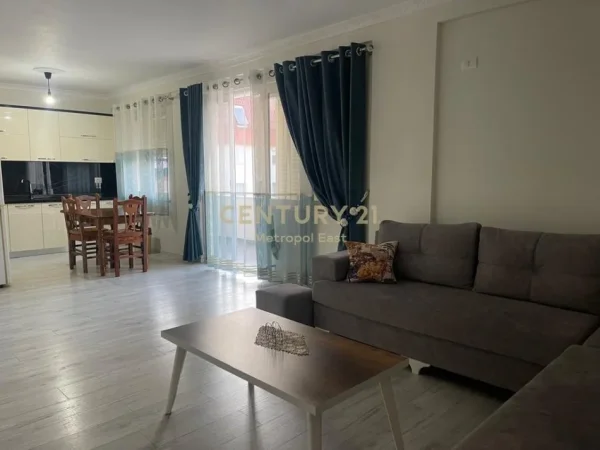 Tirane, jepet me qera apartament 3+1 Kati 4, 117 m² 650 € (Fresku)