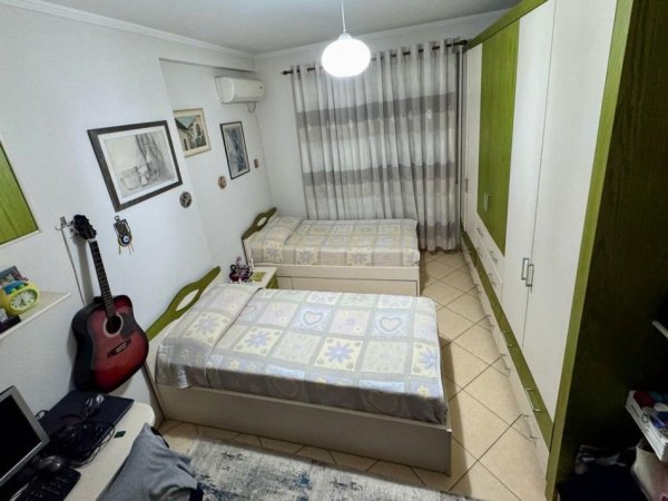 Tirane, jepet me qera apartament 2+1 Kati 3, 90 m² 550 € (Astir)