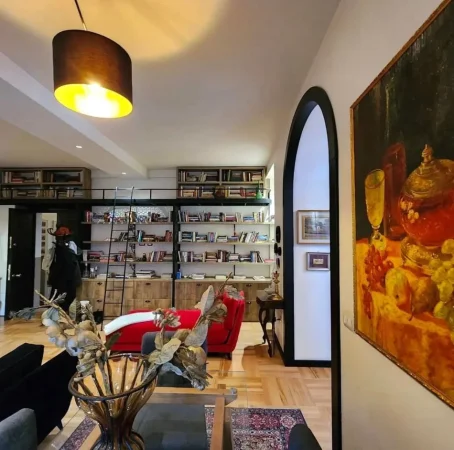 Tirane, jepet me qera apartament 2+1+Ballkon Kati 1, 100 m² 700 € (Komuna e Parisit)