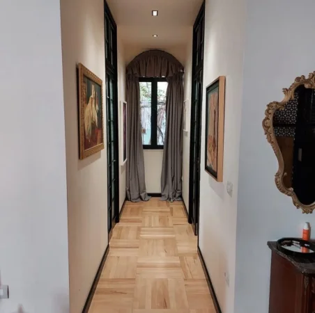 Tirane, jepet me qera apartament 2+1+Ballkon Kati 1, 100 m² 700 € (Komuna e Parisit)