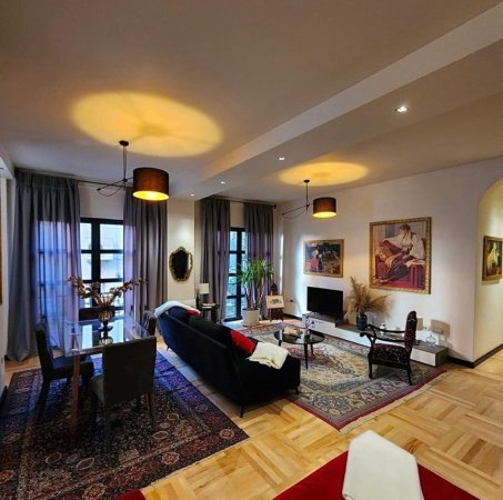 Tirane, jepet me qera apartament 2+1+Ballkon Kati 1, 100 m² 700 € (Komuna e Parisit)