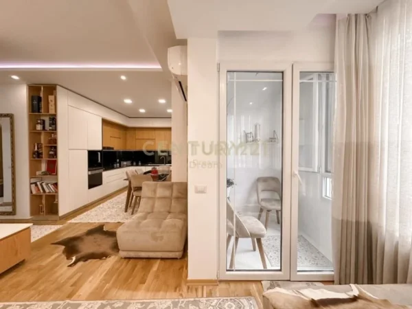 Tirane, shes apartament 3+1 Kati 3, 124 m² 250.000 € (Kopshti Botanik)