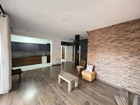 Tirane, shitet apartament 3+1 Kati 8, 145 m² 255.000 € 