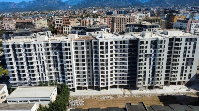 Tirane, shitet apartament 2+1+Ballkon , 124 m² 192.000 € 