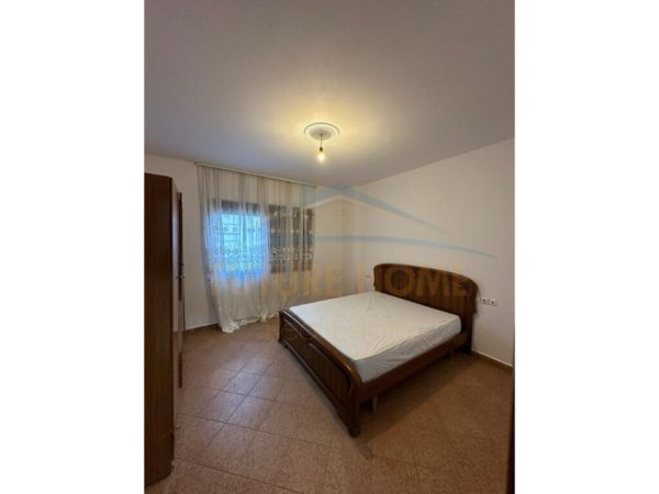 Durres, jepet me qera apartament 2+1 Kati 5, 350 € 