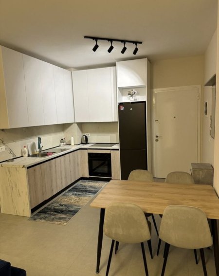 Tirane, jepet me qera apartament 1+1 Kati 2, 80 m² 650 € 