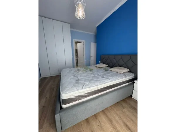 Tirane, jap me qera apartament 2+1 Kati 4, 110 m² 1.200 € (Myslyn shyri)