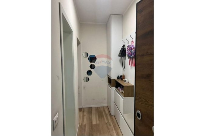 Tirane, shitet apartament 1+1 Kati 4, 60 m² 155.000 € (Rruga e Kavajes)