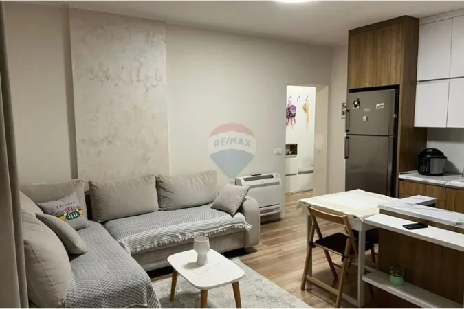 Tirane, shitet apartament 1+1 Kati 4, 60 m² 155.000 € (Rruga e Kavajes)