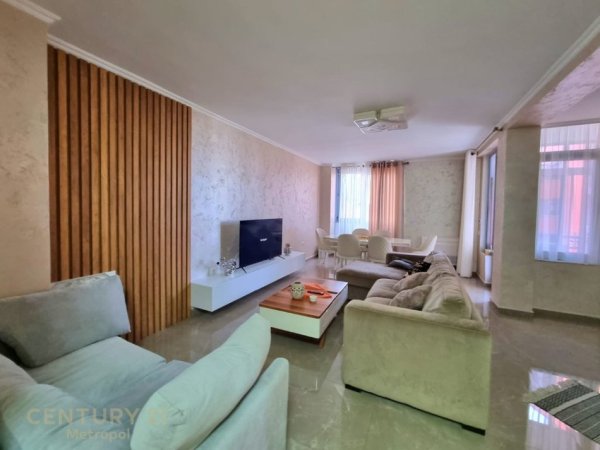 Tirane, jepet me qera apartament 2+1 Kati 5, 115 m² 1.300 € 