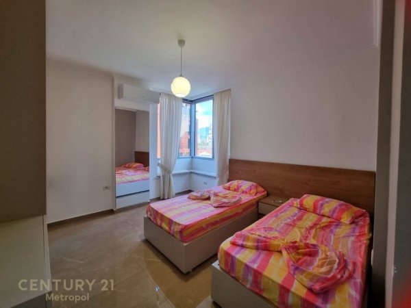 Tirane, jepet me qera apartament 2+1 Kati 5, 115 m² 1.300 € 