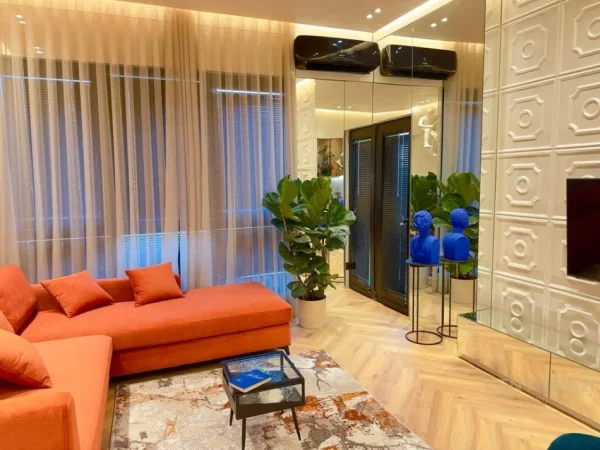 Tirane, jepet me qera apartament 1+1 Kati 6, 65 m² 1.000 € (Square 21)