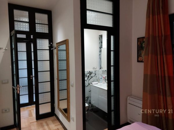 Tirane, jepet me qera apartament 2+1 Kati 1, 100 m² 700 € (prane Big Market ne Selite)