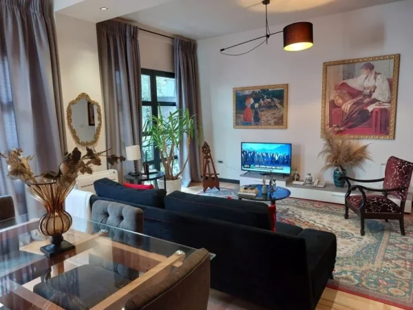 Tirane, jepet me qera apartament 2+1 Kati 1, 100 m² 700 € (prane Big Market ne Selite)