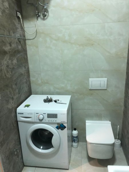 Jepet me Qera Apartamenti 1+1 tek Pazari i Ri,   500 €URO