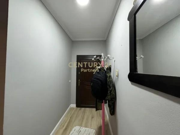 Tirane, jepet me qera apartament 1+1 Kati 1, 59 m² 350 € (AFER SPAR 2 NE FRESK)