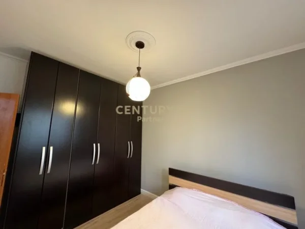 Tirane, jepet me qera apartament 1+1 Kati 1, 59 m² 350 € (AFER SPAR 2 NE FRESK)