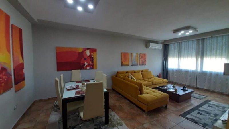 Tirane, shitet apartament 3+1 Kati 5, 117 m² 170.000 € (Tek Konviktet e Mjekesise)