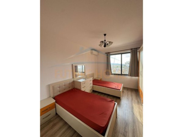 Tirane, jepet me qera apartament 2+1 Kati 8, 120 m² 800 €