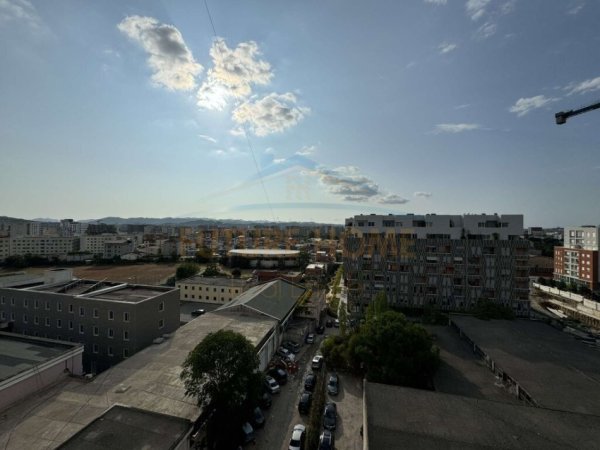 Tirane, jepet me qera apartament 2+1 Kati 8, 120 m² 800 €