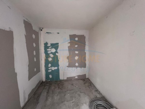 Tirane, jepet me qera ambjent biznesi Kati 0, 130 m² 2.000 € (Porcelan , Residenca Erli)