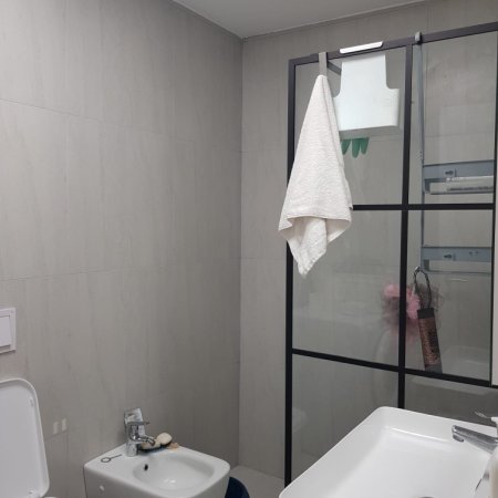 Tirane, jap me qera apartament 2+1+Ballkon Kati 7, 112 m² 800 € (Don Bosko Kompleksi Fiori Di Bosko)