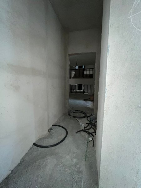 Tirane, shitet apartament 1+1+Ballkon Kati 3, 69 m² 95.000 €