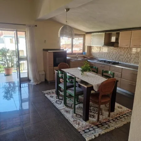 Tirane, jepet me qera apartament 2+1 Kati 1, 100 m² 500 € (5 MAJI)