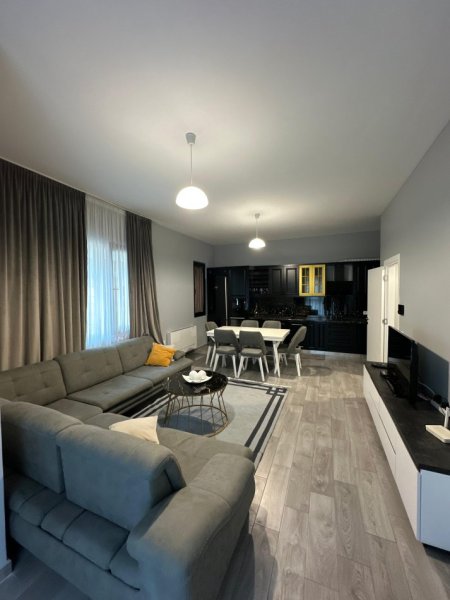 Tirane, jepet me qera apartament 2+1+Ballkon Kati 5, 120 m² 1.200 € (Square21)