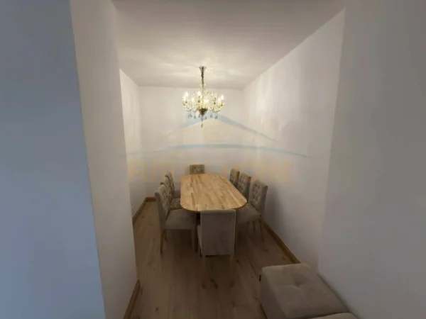Tirane, shitet apartament 2+1 Kati 2, 95 m² 165.000 € (FRESK)
