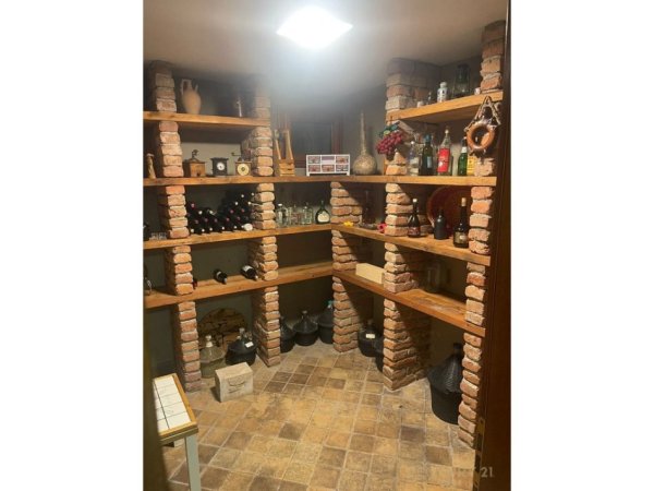 Tirane, jepet me qera apartament 3 Katshe Kati 0, 2.137 m² 3.000 € (Farkën e Vogël)