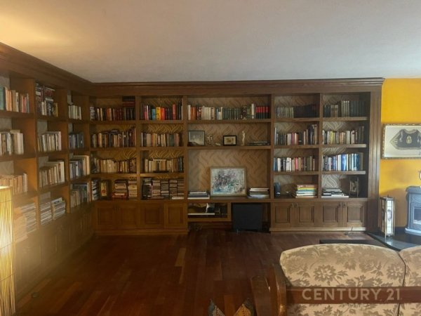 Tirane, jepet me qera apartament 3 Katshe Kati 0, 2.137 m² 3.000 € (Farkën e Vogël)