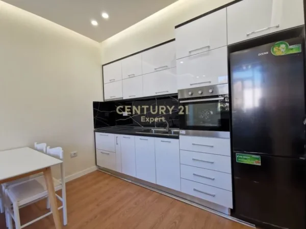 Tirane, shitet apartament 1+1 Kati 3, 55 m² 140.000 € (RRUGA E DURRËSIT)
