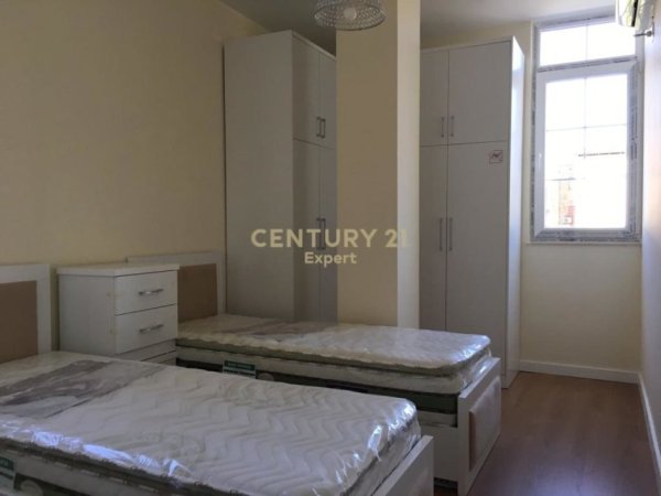 Tirane, shitet apartament 1+1 Kati 3, 55 m² 140.000 € (RRUGA E DURRËSIT)
