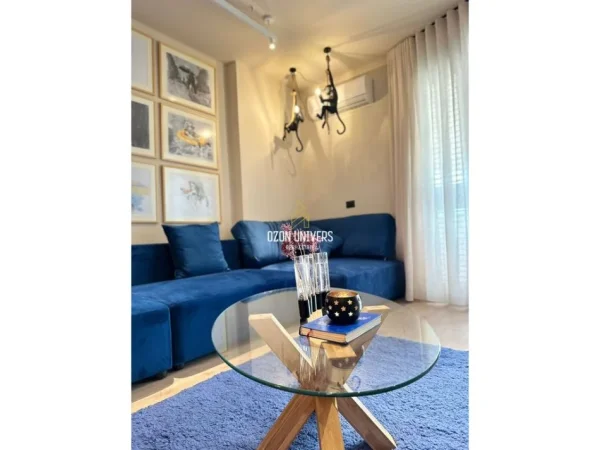 Tirane, jepet me qera apartament 1+1+Ballkon Kati 12, 76 m² 80,000 lekë/muaj (Ish Ekspozita)