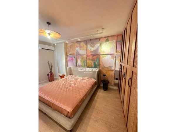 Tirane, jepet me qera apartament 1+1+Ballkon Kati 12, 76 m² 1.000 € (Ish Ekspozita)