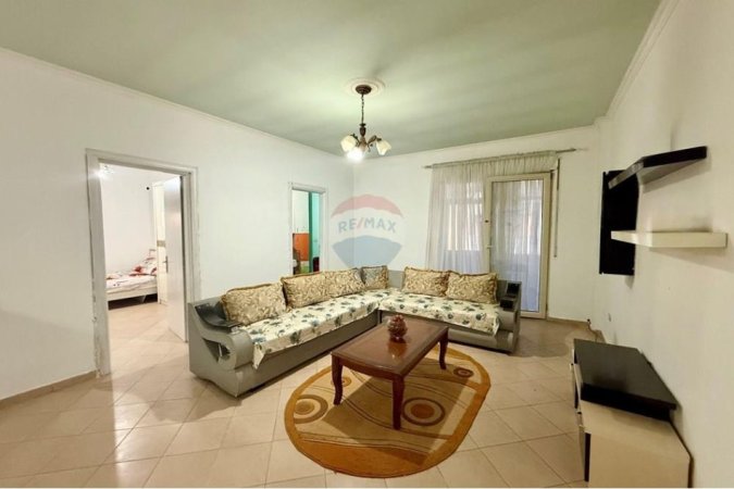 Tirane, jepet me qera apartament 2+1+Ballkon Kati 6, 140 m² 400 € 
