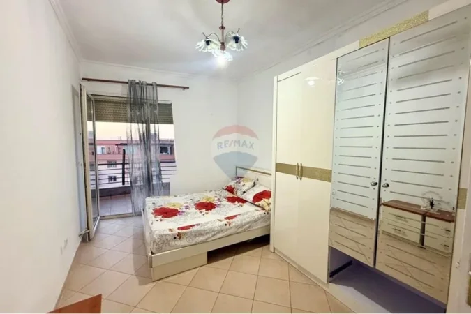 Tirane, jepet me qera apartament 2+1+Ballkon Kati 6, 140 m² 400 € 
