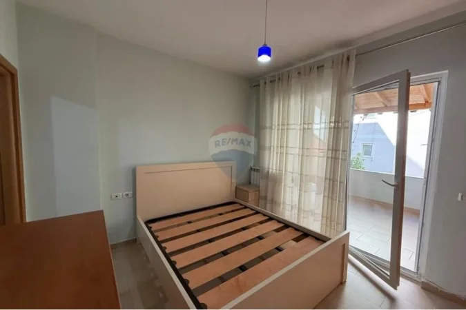Tirane, jepet me qera apartament 2+1+Ballkon Kati 2, 100 m² 400 € 