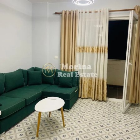 Tirane, jepet me qera apartament 1+1 Kati 3, 65 m² 450 € (Fresku)