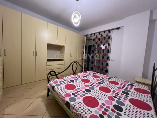 Tirane, jepet me qera apartament 2+1 Kati 8, 105 m² 750 € (prane kompleksit Delijorgji)