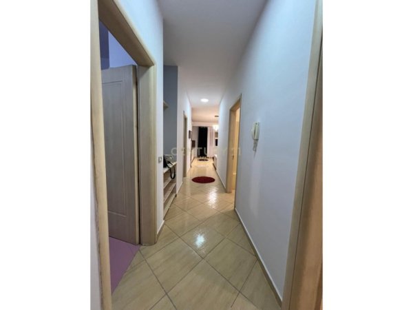 Tirane, jepet me qera apartament 2+1 Kati 8, 105 m² 750 € (prane kompleksit Delijorgji)