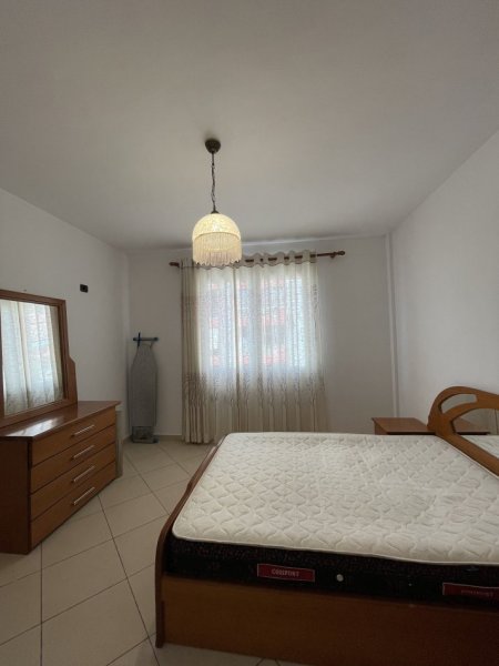 Tirane, jepet me qera apartament 2+1+Ballkon Kati 6, 110 m² 450 € (Yzberisht)