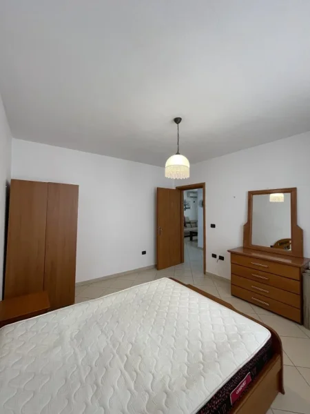 Tirane, jepet me qera apartament 2+1+Ballkon Kati 6, 110 m² 450 € (Yzberisht)